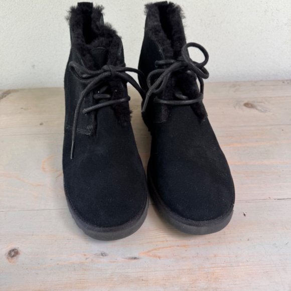 UGG CLASSIC FEMME LACE BOOTIES NEW - Picture 2 of 7